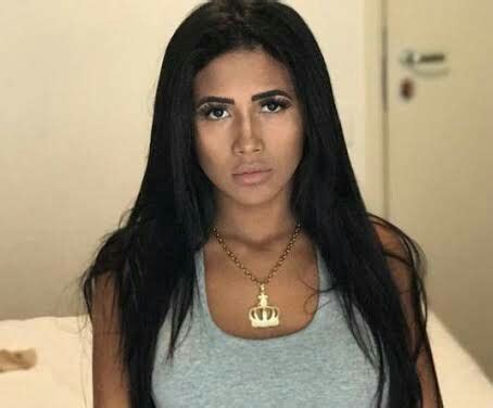 Brazilian model Karen Havary took her obsession with Nicki Minaj to a whole new level. The 19-year-old model reportedly spent $50k on plastic surgery to look extremely hot like her idol and the...
